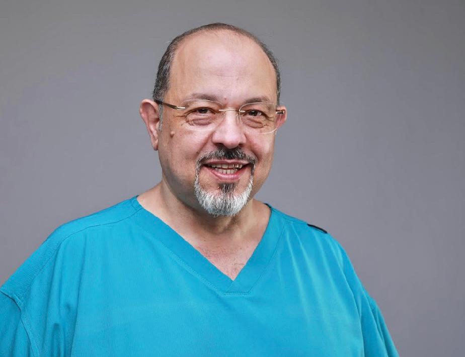 دكتور زراعة اسنان